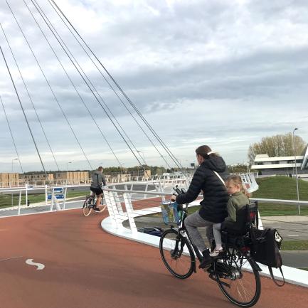 Hovenring fiets infrastructuur, Eindhoven, ontwerp door ipv Delft